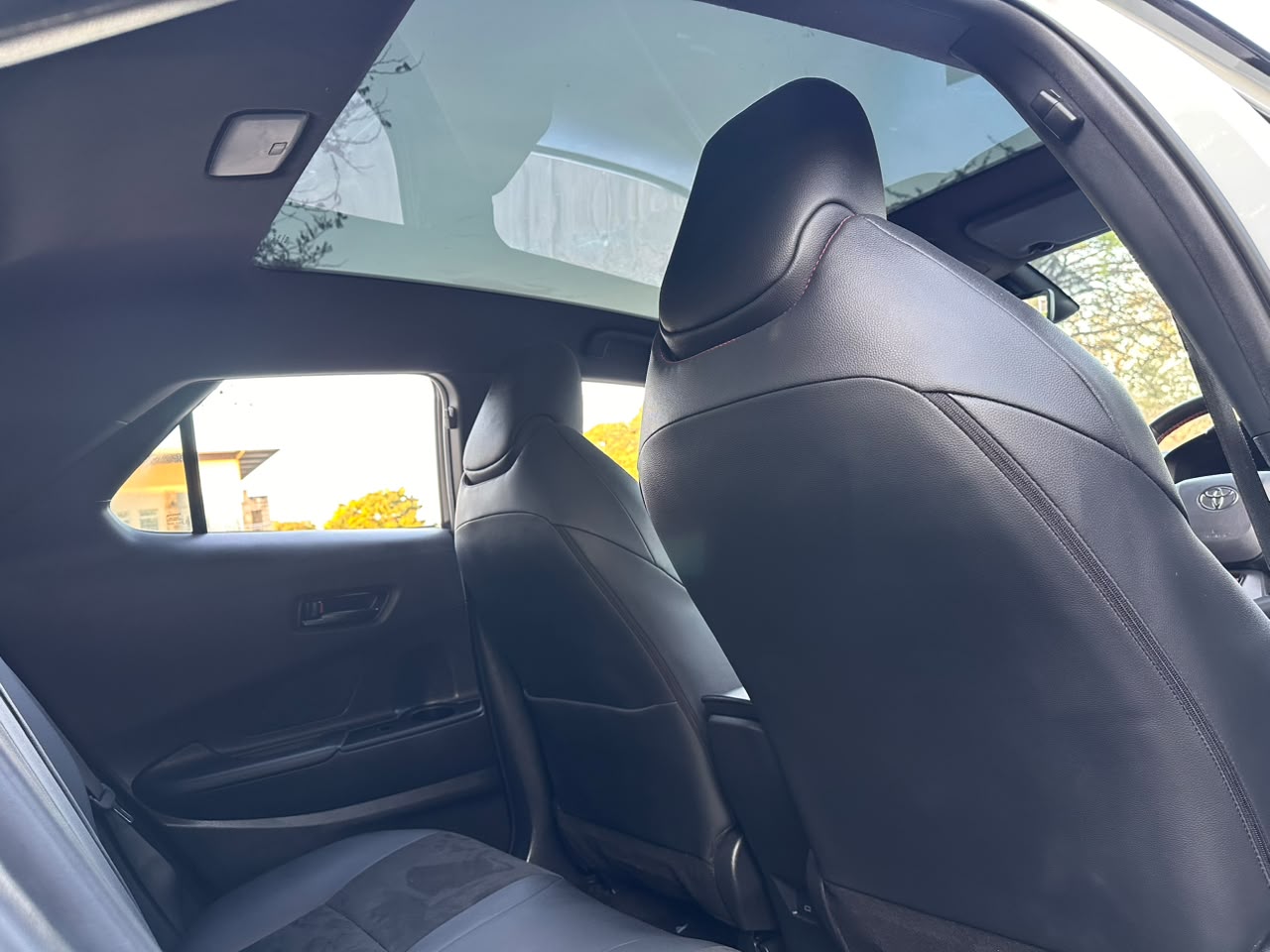 TOYOTA C-HR GR SPORT thumbnail 6